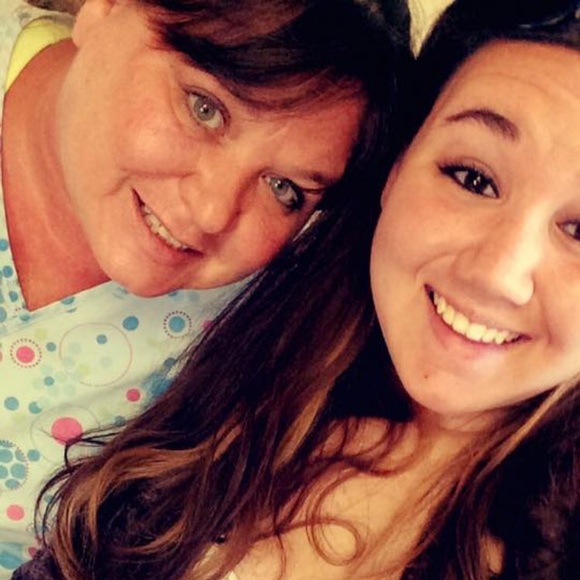 Meet your Posher, Lisa - Picture 1 of 1